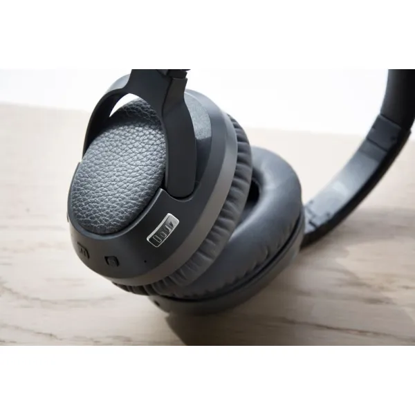 Matrix Cinema wireless Bluetooth headphone with audio enhancement